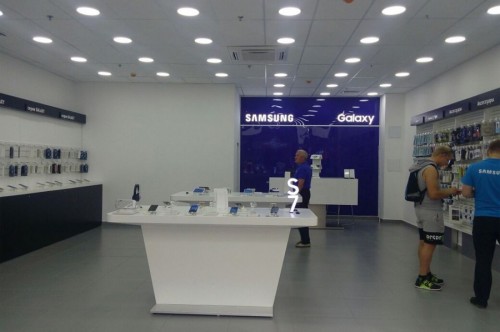   Samsung . 
